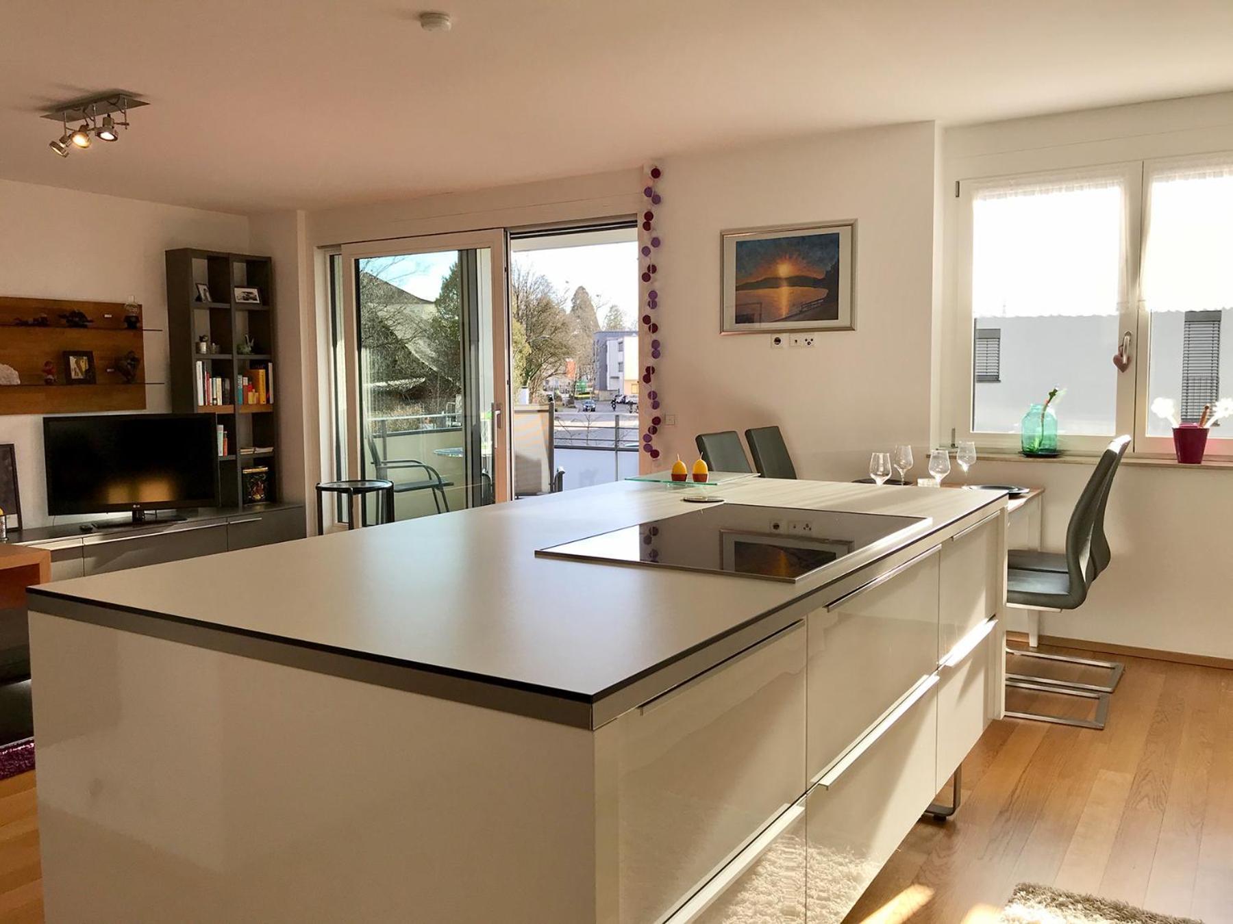 Ferienwohnung Central 1St Floor - Hochwertige Wohnung Mit Balkon Und Aufzug Линдау Екстериор снимка